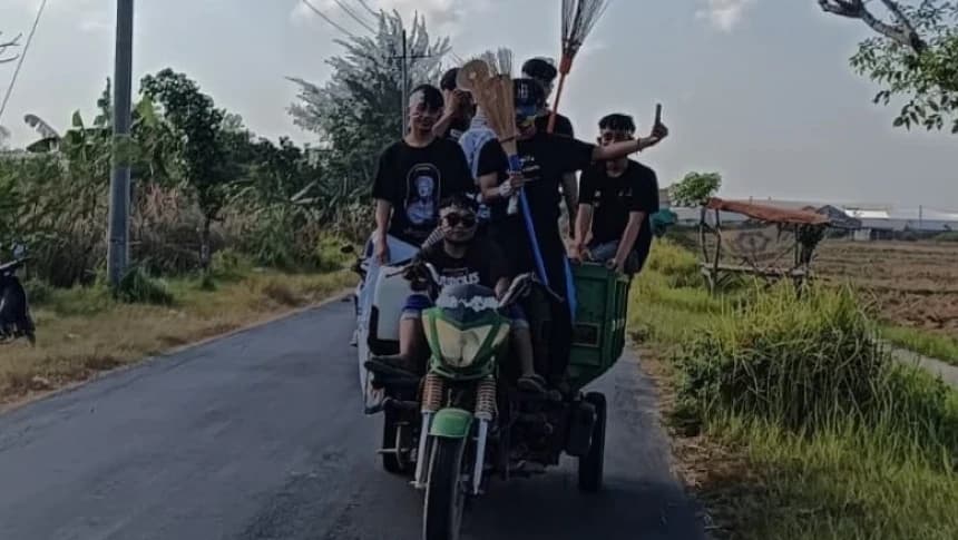 Orasi dan Aksi Teatrikal Santri Annuqayah Sumenep Suarakan Antisampah