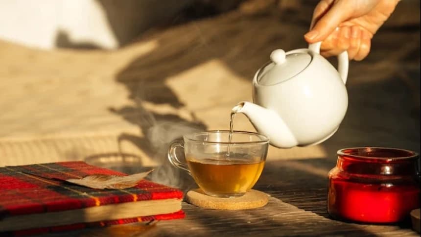 3 Alasan Kenapa Kamu Tak Disarankan Minum Teh Setelah Makan