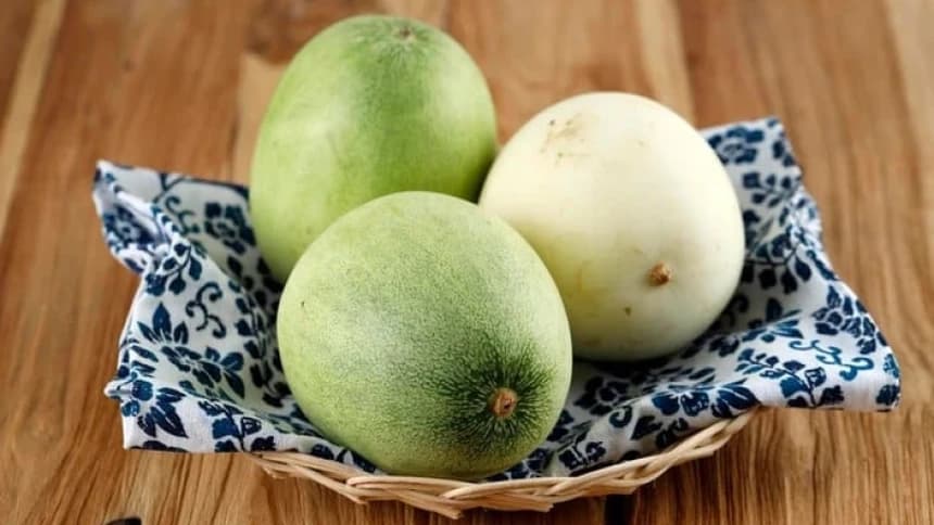 4 Khasiat Timun Suri untuk Buka Puasa: Cegah Dehidrasi hingga Sembuhkan Panas Dalam