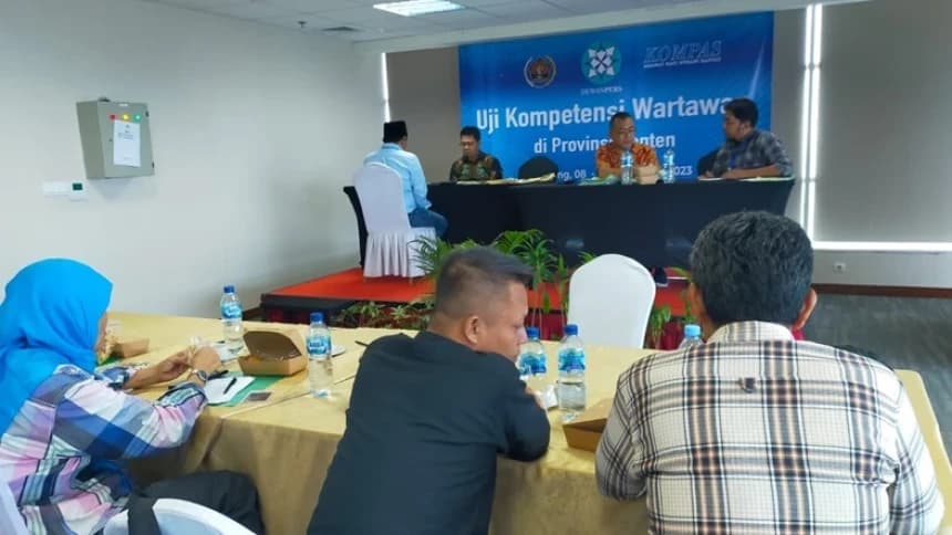 Ikut UKW Membuat Saya Kurang Pede dan Ndredeg, tapi Akhirnya Lulus Juga