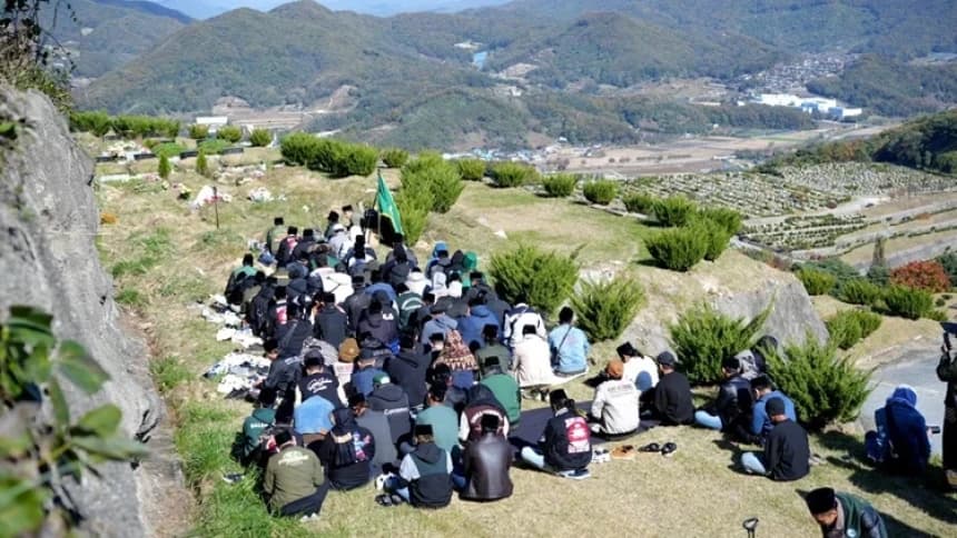 PCINU Korsel Gelar Ziarah Kubur di Makam Muslim Chungju