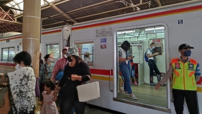 Pemerintah Diminta Tingkatkan Minat Masyarakat Pakai Transportasi Publik