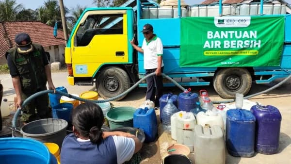 LAZISNU Se-Jatim Salurkan 4,9 Juta Liter Air Bersih ke Daerah Krisis