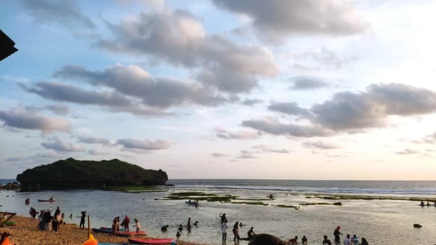 Liburan di Jogja: Nikmati Kesejukan Gunung, Keindahan Pantai, hingga Kesejarahan