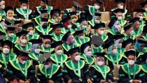 Luluskan 313 Mahasiswa, Unusia Bertekad Tingkatkan Prestasi dan Reputasi Unggul  