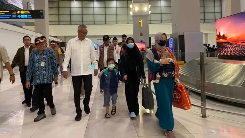 Evakuasi 363 WNI di Sudan Tiba di Indonesia