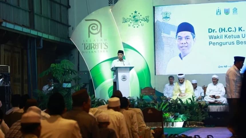 KH Zulfa Mustofa Jabarkan Pentingnya Turots dalam Membangun Peradaban