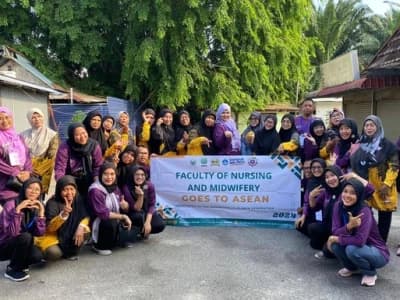 Pengabdian Masyarakat, Dosen dan Mahasiswa Unusa Tangani Lansia di Malaysia