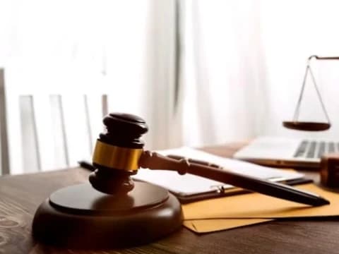 Kisah Hakim yang Mengundurkan Diri karena Menolak Suap