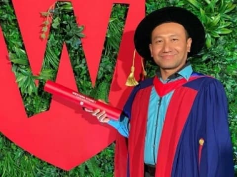 Kaji Konsep Green Pesantren, Dosen Unusia Hasan Basri Raih Doktor dari Western Sydney University