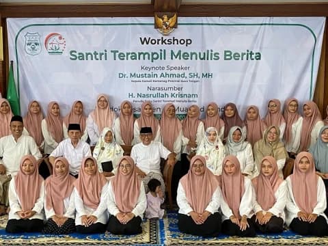 Kembangkan Strategi Dakwah, Pesantren Al-Muayyad Windan Gelar Workshop Santri Terampil Menulis Berita