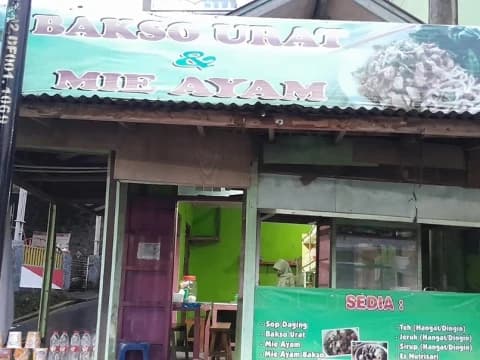 NU Care-LAZISNU Berdayakan Warga NU Pemilik Usaha Mi Ayam dan Bakso di Kudus
