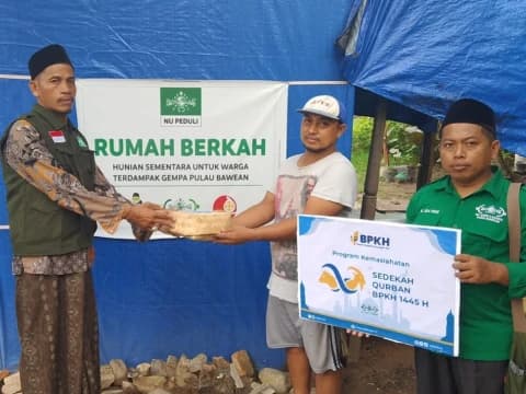Bahagiakan Warga Terdampak Gempa, LAZISNU dan BPKH Salurkan Sedekah Kurban di Bawean