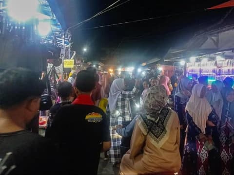 Pedagang Kaki Lima Ramaikan Haul Mbah Mutamakkin Kajen, Cari Rezeki sekaligus Ngalap Berkah