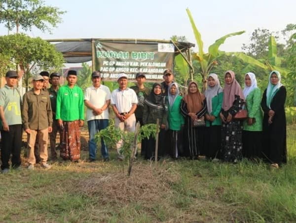Demi Lingkungan dan Perekonomian, Ansor Pekalongan Inisiasi Pusat Belajar Pembibitan Tanaman