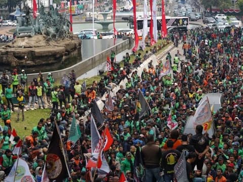 Ratusan Ojol Gelar Demonstrasi di Gedung Kementerian Kominfo, Ini Tuntutan Mereka