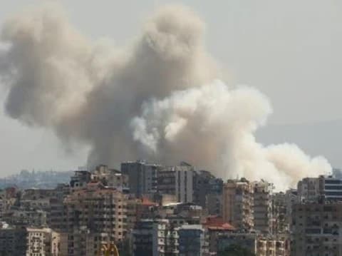 Israel Bombardir Lebanon, Puluhan Ribu Orang Melarikan Diri