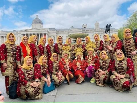 Muslimat NU Inggris Kembali Diundang Tampil pada Eid on the Square di London