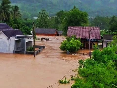 Bencana Alam Porak-Porandakan Sukabumi: Puluhan Kecamatan dan Ratusan Jiwa Terdampak