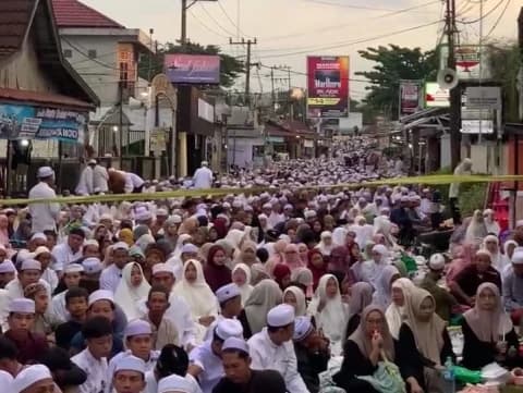 Melihat Antusiasme Haul Guru Sekumpul, 32 Ribu Relawan Layani Jamaah yang Membludak