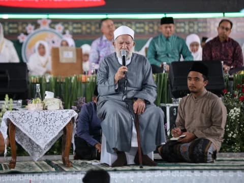 Kader Muslimat NU Panen Ijazah Amalan Sehari-hari dari Ulama Mesir Syekh Syahawi