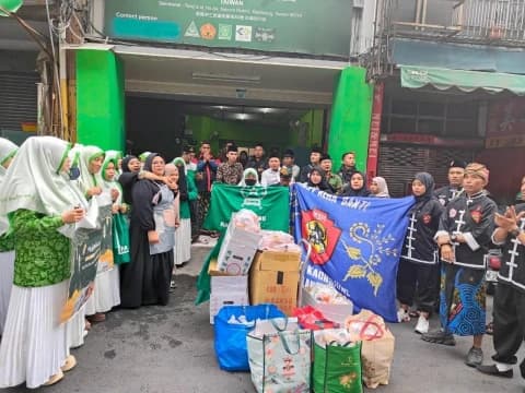 Momen Fatayat NU Berbagi Ratusan Takjil di Stasiun Kaohsiung Taiwan