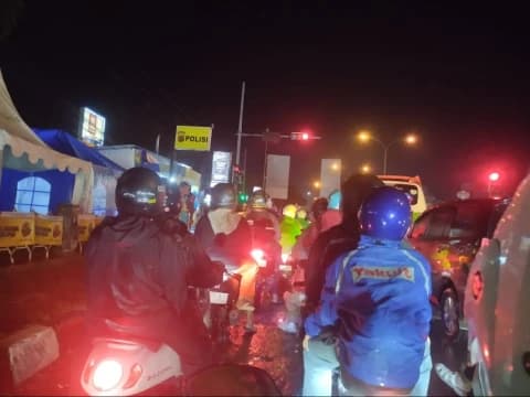 Pemudik Diimbau Waspada Hujan Deras saat Arus Balik Lebaran 2025
