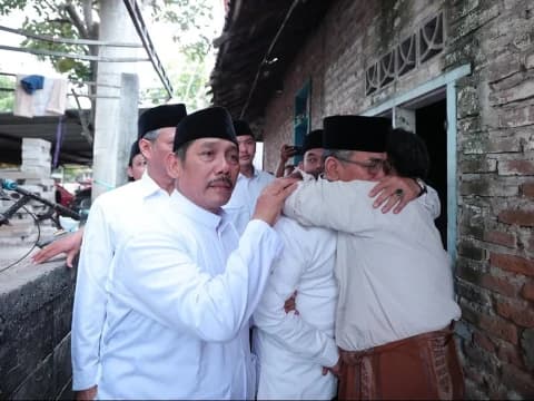 Tinjau Pesantren Al Khoziny Sidoarjo, Ketum PBNU Temui Wali Santri dan Ajak Doa Bersama