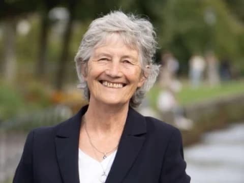 Kandidat Independen Pro-Palestina Connolly Menang Telak dalam Pemilihan Presiden Irlandia