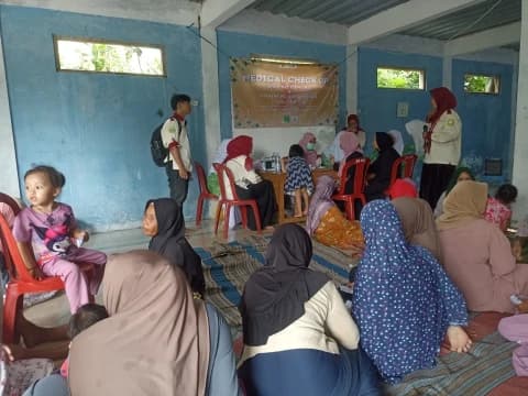 IKAQ Jabodetabek Gelar Cek Kesehatan Gratis dan Bantu Warga Terdampak Bencana di Bogor