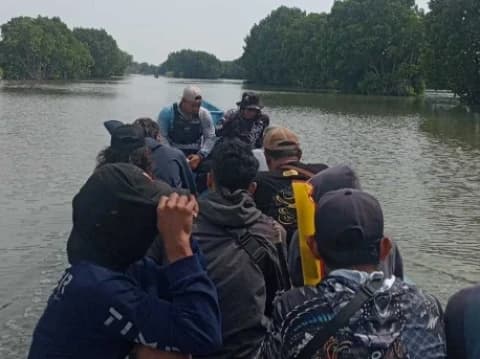 Warga Pesisir Pantura Berharap Pemerintah Segera Tuntaskan Banjir Rob