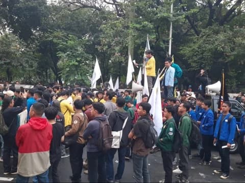 Mahasiswa Gelar Aksi Indonesia Cemas, Menyoal Politisasi Sejarah hingga RUU Perampasan Aset