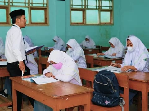 Guru Non-ASN Tanggapi Sri Mulyani: Negara Tak Boleh Lepas Tangan soal Kesejahteraan