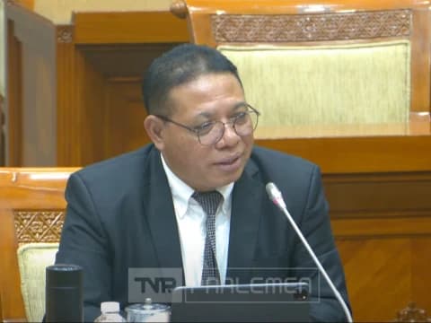 Komisi III DPR Setujui Inosentius Samsul Jadi Hakim MK Gantikan Arief Hidayat