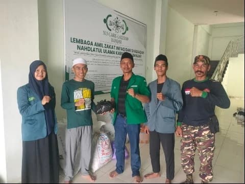 PCNU dan Banom Kabupaten Banjar Serahkan Donasi banjir Sumatra ke LAZISNU