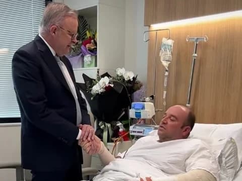 Jenguk di Rumah Sakit, PM Australia Sebut Ahmed sebagai Pahlawan Australia