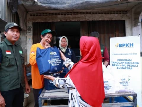Di Aceh Tamiang, NU Care–LAZISNU Bagikan Paket Sembako dan Hygiene Kit untuk Bertahan
