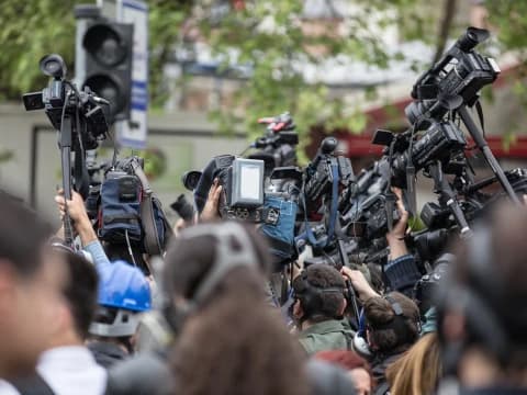 Istana Didesak Minta Maaf dan Pulihkan Akses Liputan Jurnalis CNN usai Pencabutan ID Pers