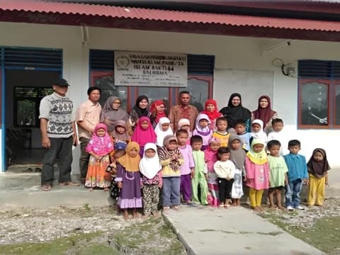 Perjuangan Jumaini Dirikan Madrasah bagi Anak-Anak di Pedalaman Kepulauan Mentawai