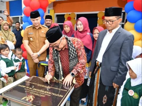 Revitalisasi Sekolah Program Mendasar Pendidikan Bermutu