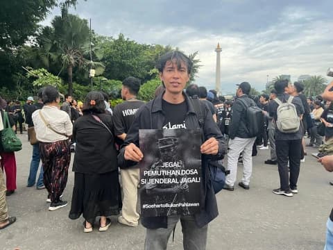 Hadiri Aksi Kamisan Ke-885, Savic Ali Tegaskan Soeharto Tak Layak Dikenang sebagai Pahlawan