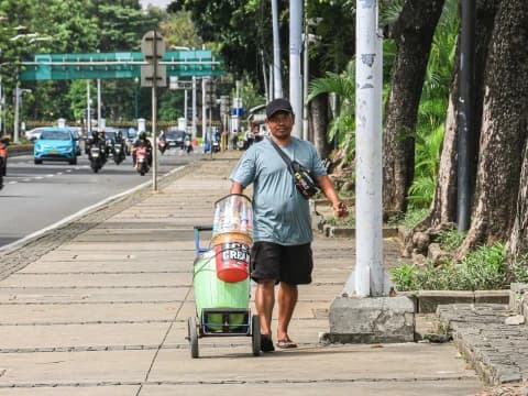 Kisah Para Ayah Pekerja Informal di Jakarta, Bertarung dengan Ketidakpastian