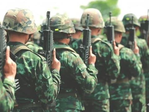 Dampak TNI Jaga Kilang Pertamina: Gerus Profesionalitas Militer dalam Hadapi Ancaman Perang