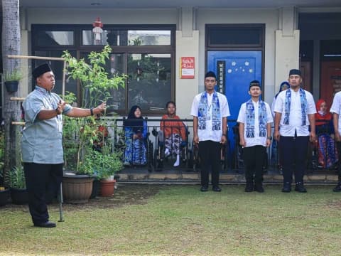 Agung Cahyo Nugroho, Guru Disabilitas yang Tak Pernah Menyerah Mengajar Anak-Anak SLB