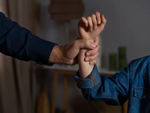 Perempuan Alami Kekerasan Berlapis Akibat Faktor Identitas