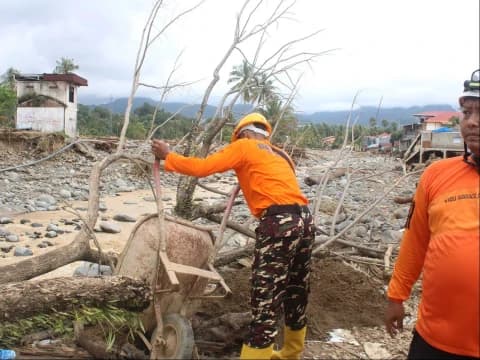 Banjir Sumatra: Warga Masih Trauma, Lumpur Tak Kunjung Surut, Ibu Hamil Bingung Menanti Persalinan
