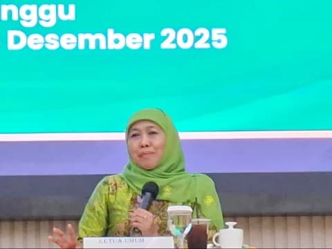Menuju Satu Abad NU, Khofifah Dorong Kader Muslimat Khatamkan Al-Qur’an hingga Ranting