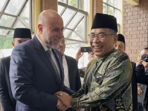 Ketum PBNU Sambut Langsung Kehadiran Mahmoud Al Habbash