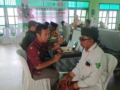 LAZISNU Kota Probolinggo Bagikan 10 Ribu Kacamata Gratis untuk Guru Ngaji