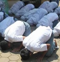 Usai UN, Siswa MAN Langsung Sujud Syukur